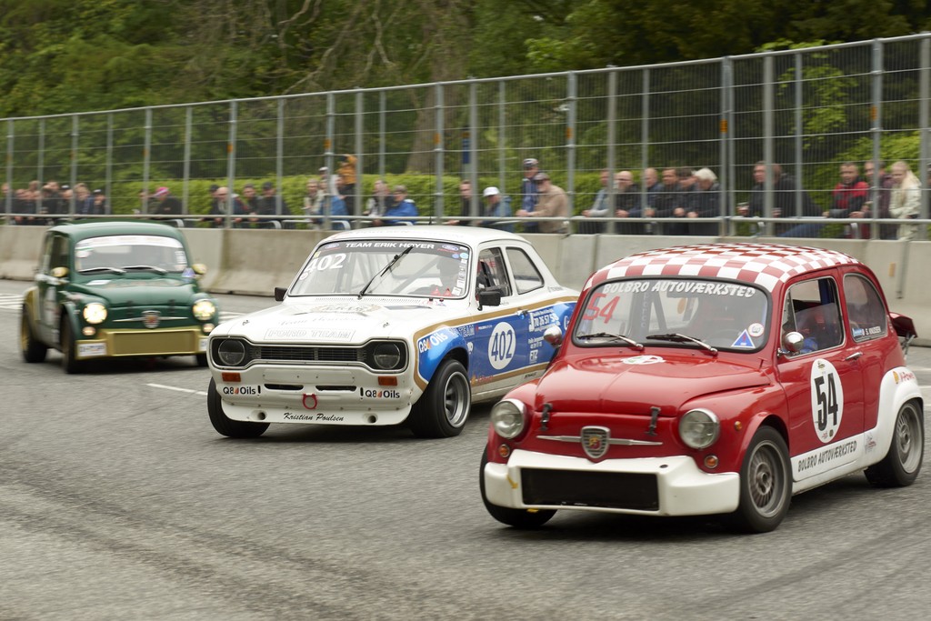 I slutningen af 60erne begyndte bilfabrikkerne at fremstille deciderede sportsversioner af deres standardvogne, og de er toneangivende i 71-klassen
(Foto: Classic Race Aarhus / Jesper Larsen)